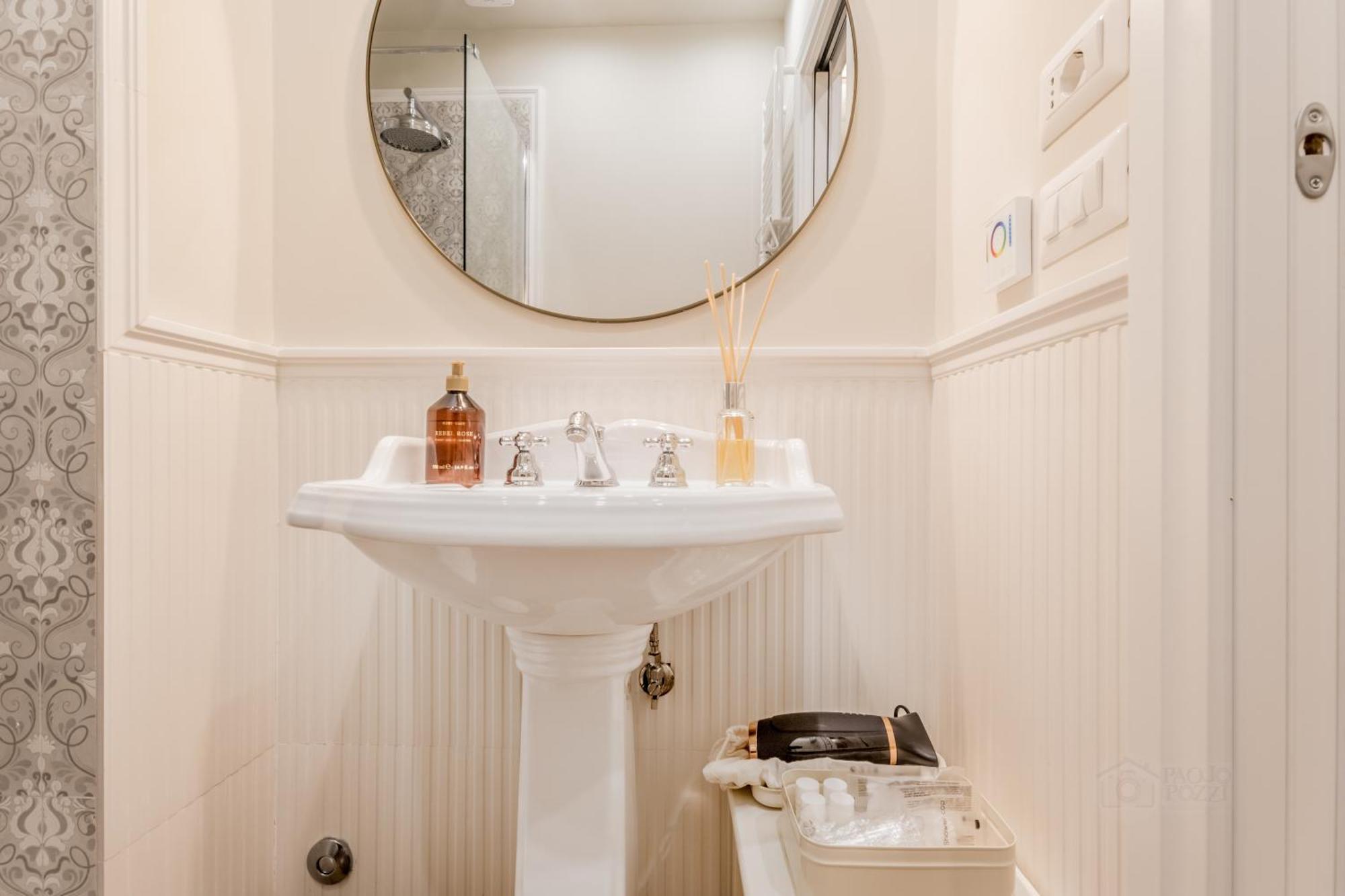 Queen Of Rome Luxury Rooms Roma Exterior foto